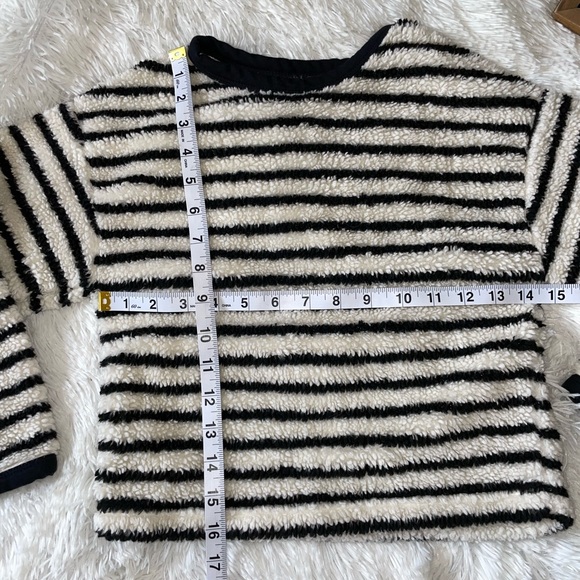 Chelsea & Violet sweater girls size small fleece cream black sweatshirt top - Picture 4 of 5